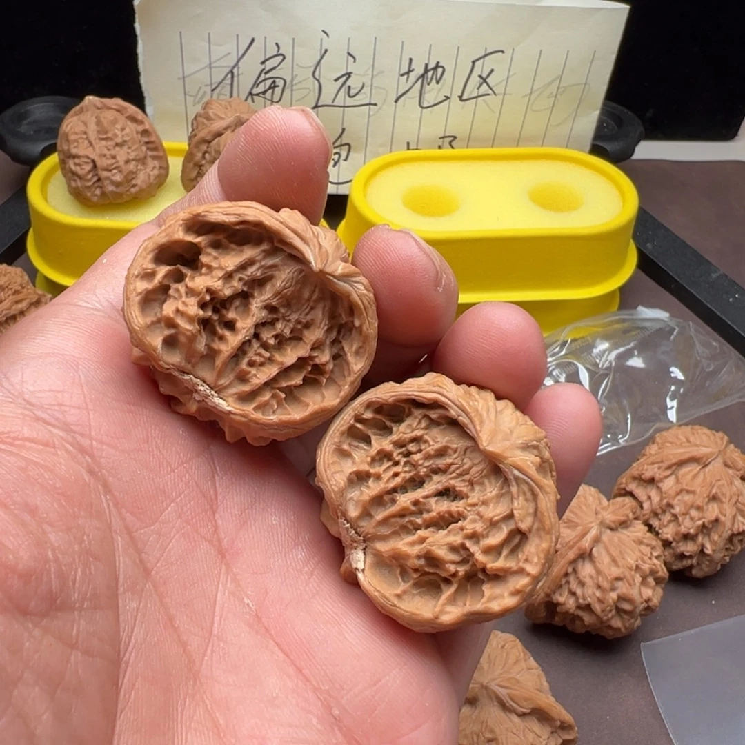 文玩核桃把件聚宝盆