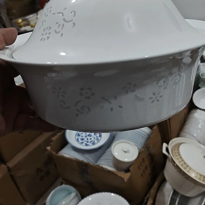 瓷玲珑白色草帽9寸煲一个微瑕疵