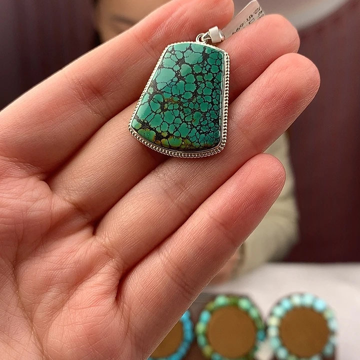 绿松石未镶嵌原矿