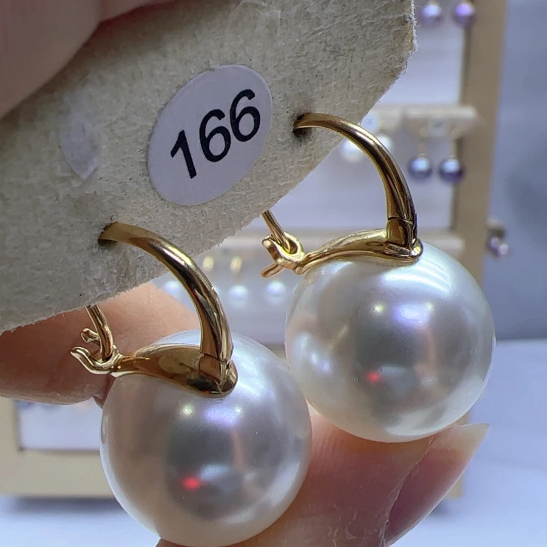 18K金镶嵌淡水珍珠耳饰