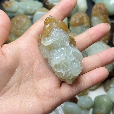 和田玉未镶嵌颈饰T****t