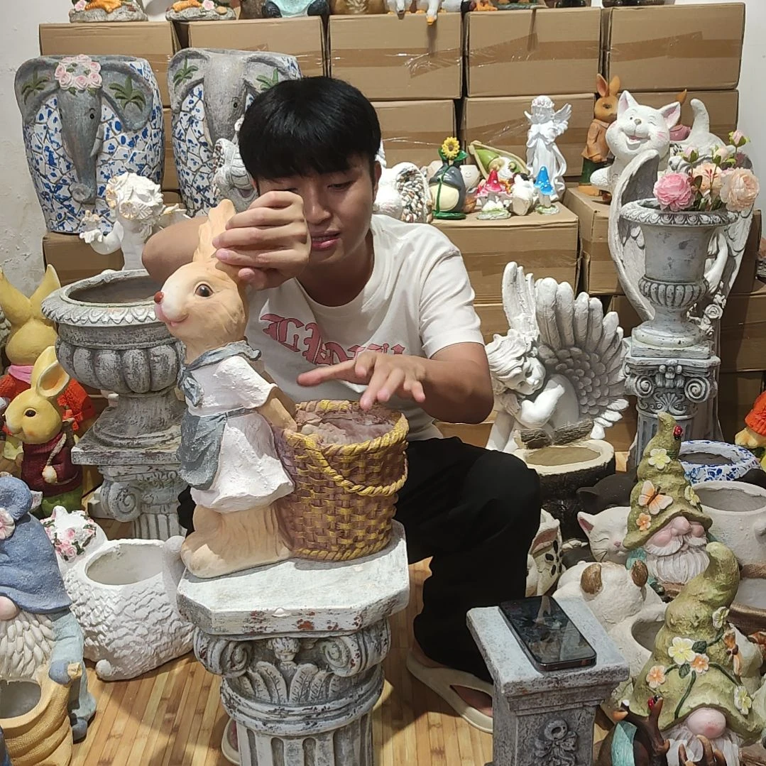 合成树脂拖筐兔花盆