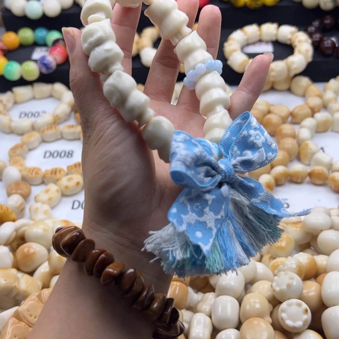 吊坠白玉菩提小红帽手持