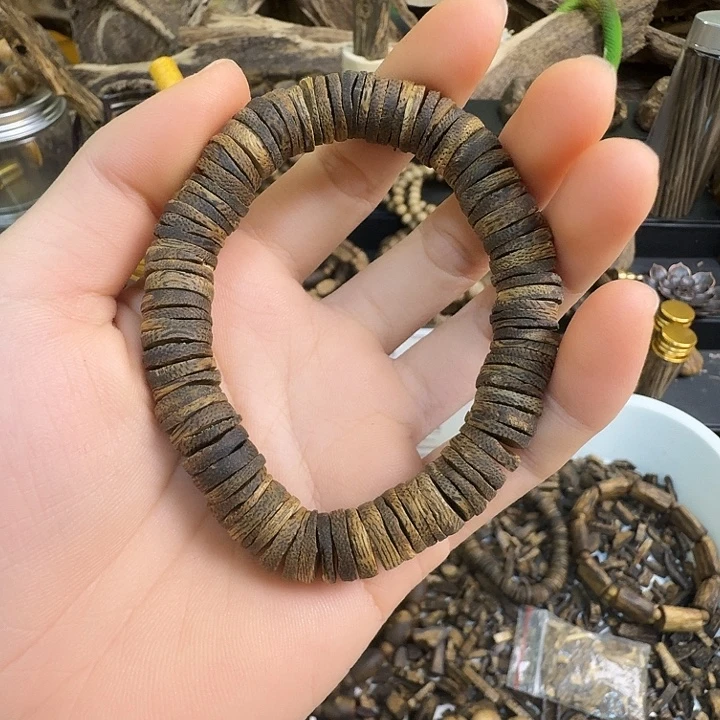 .***.沉香沉香碎屑海南沉香药片珠1.0大12克➕沉香碎屑多样性