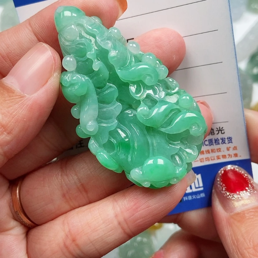 【闪购商品】翡翠颈饰未镶嵌白菜