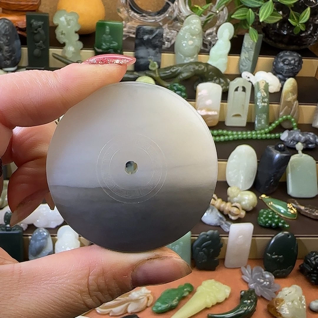 亿***哥和田玉未镶嵌颈饰