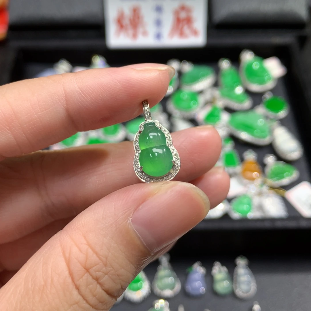 吊坠(不含链)18K金镶嵌翡翠