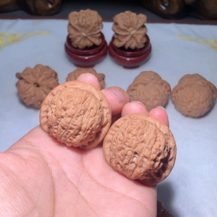 逆***光把件文玩核桃36血麒麟