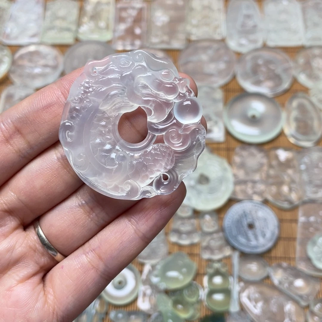 未镶嵌蛇纹石玉颈饰