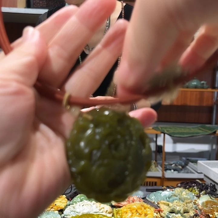 未镶嵌岫玉毛衣链
