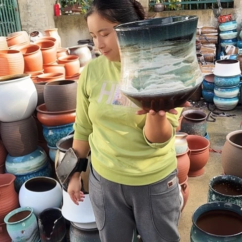 口24高25瑕疵一个盆子。