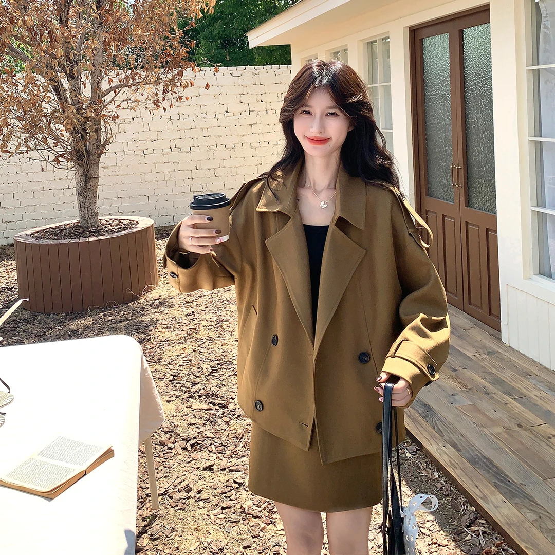 高级感轻熟风时尚套装女秋季2025新款小个子双排扣风衣短裙两件套