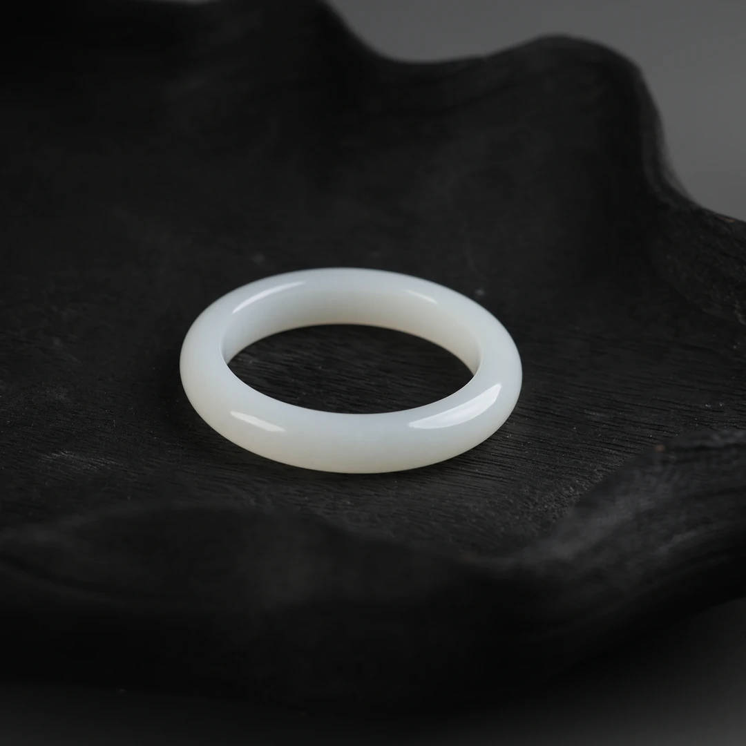 “炽白”珍藏级精品和田玉顶俄白玉手镯