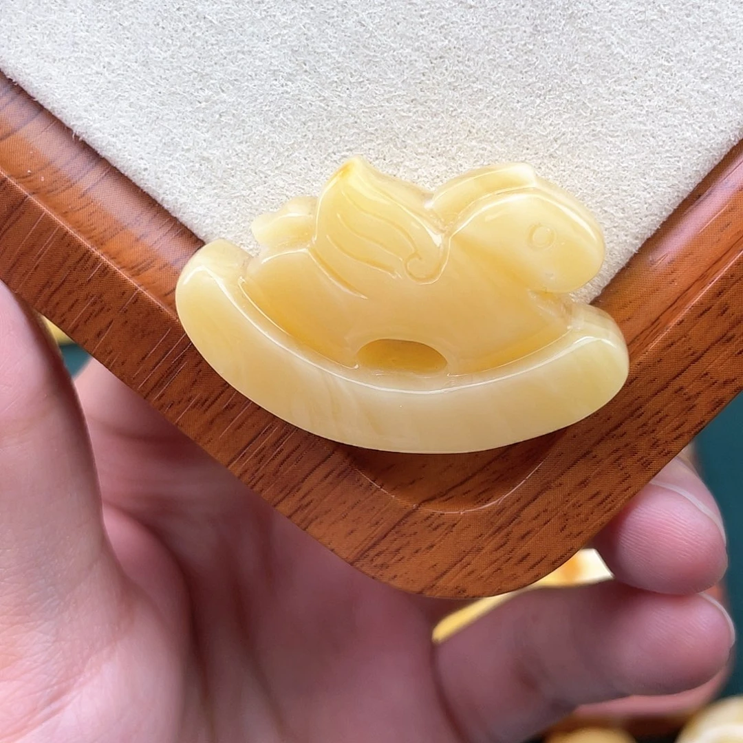 琥珀裸石未镶嵌蜜蜡