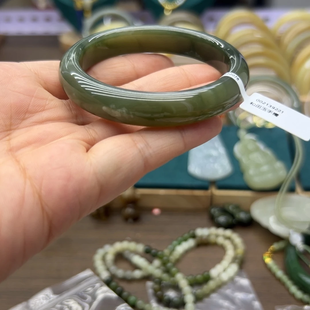 和田玉手镯未镶嵌55.4圈围439