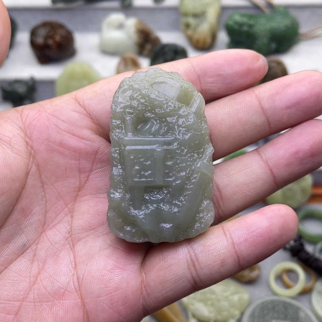 和田玉未镶嵌颈饰