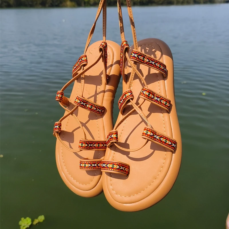 绑带凉鞋女款夏季外穿波西米亚海边交叉夹趾设计感小众平底罗马鞋