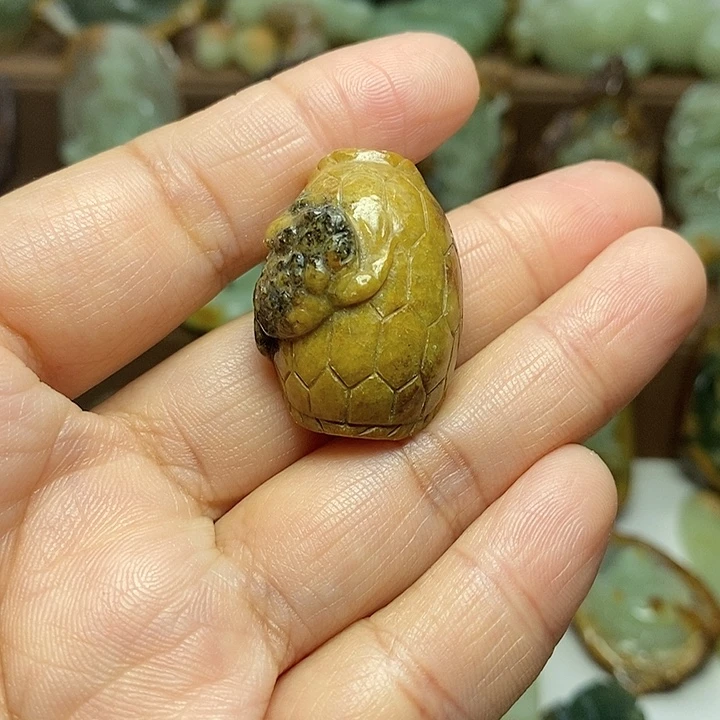 岫岩河磨玉（透闪石质玉）未镶嵌颈饰