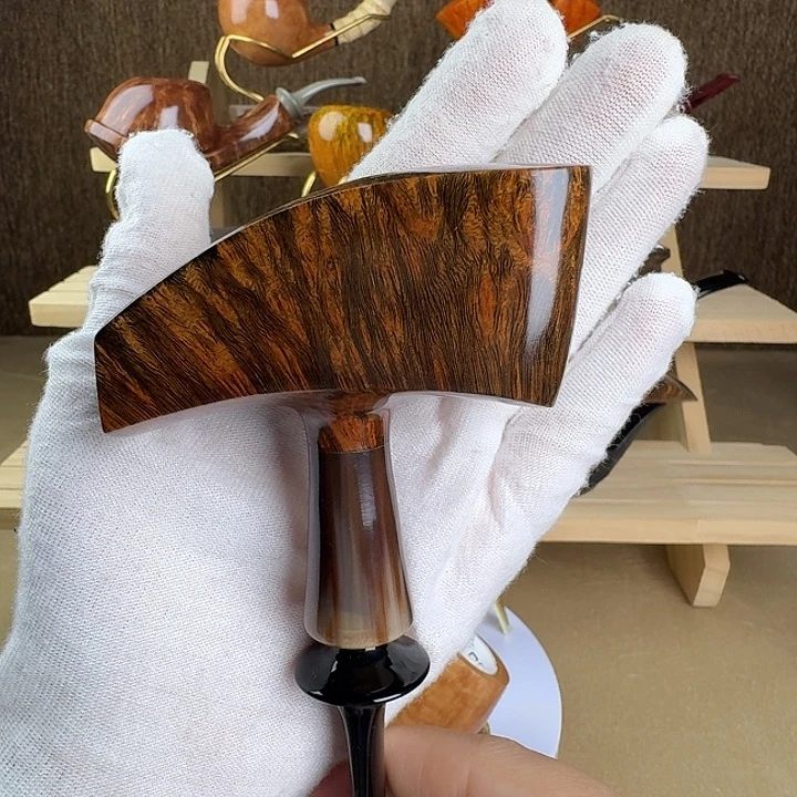 16盾牌锤子（冯冯烟斗）