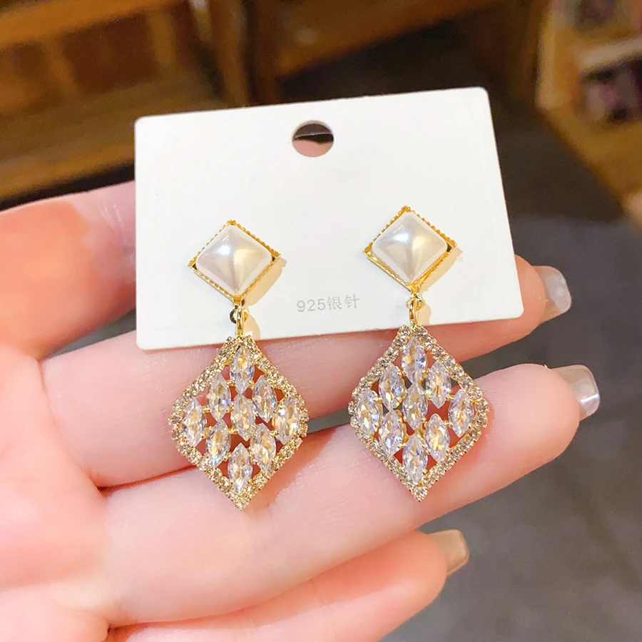 铜合金锆石耳饰 轻奢重工2025新款满钻法式简约镶钻时尚气质女士