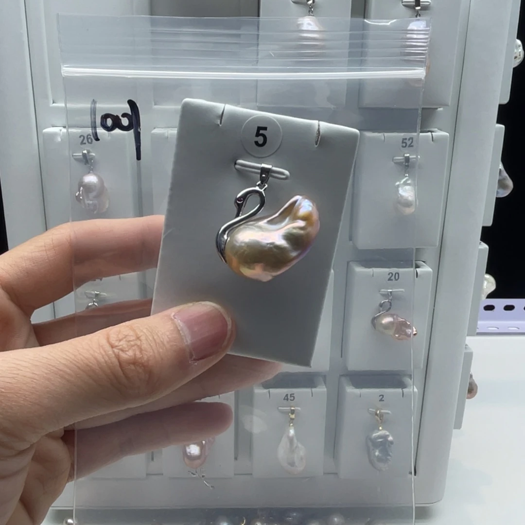 合金淡水珍珠颈饰