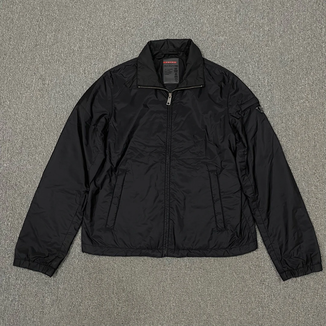 99新 Prada/普拉达 12250215 黑色三角标尼龙棉服外套 50码