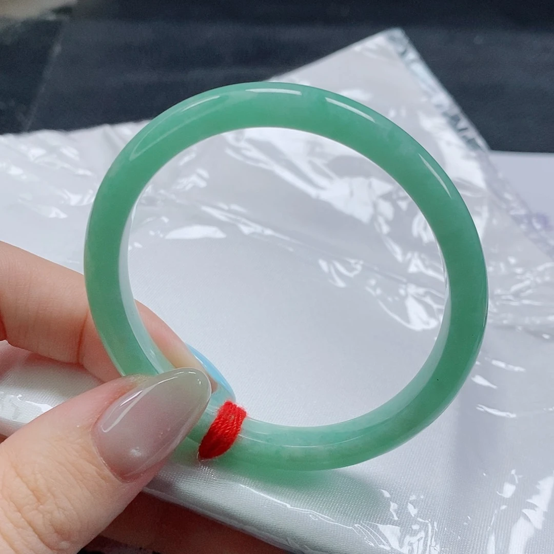 【闪购商品】未镶嵌手镯（贵妃镯）翡翠520号