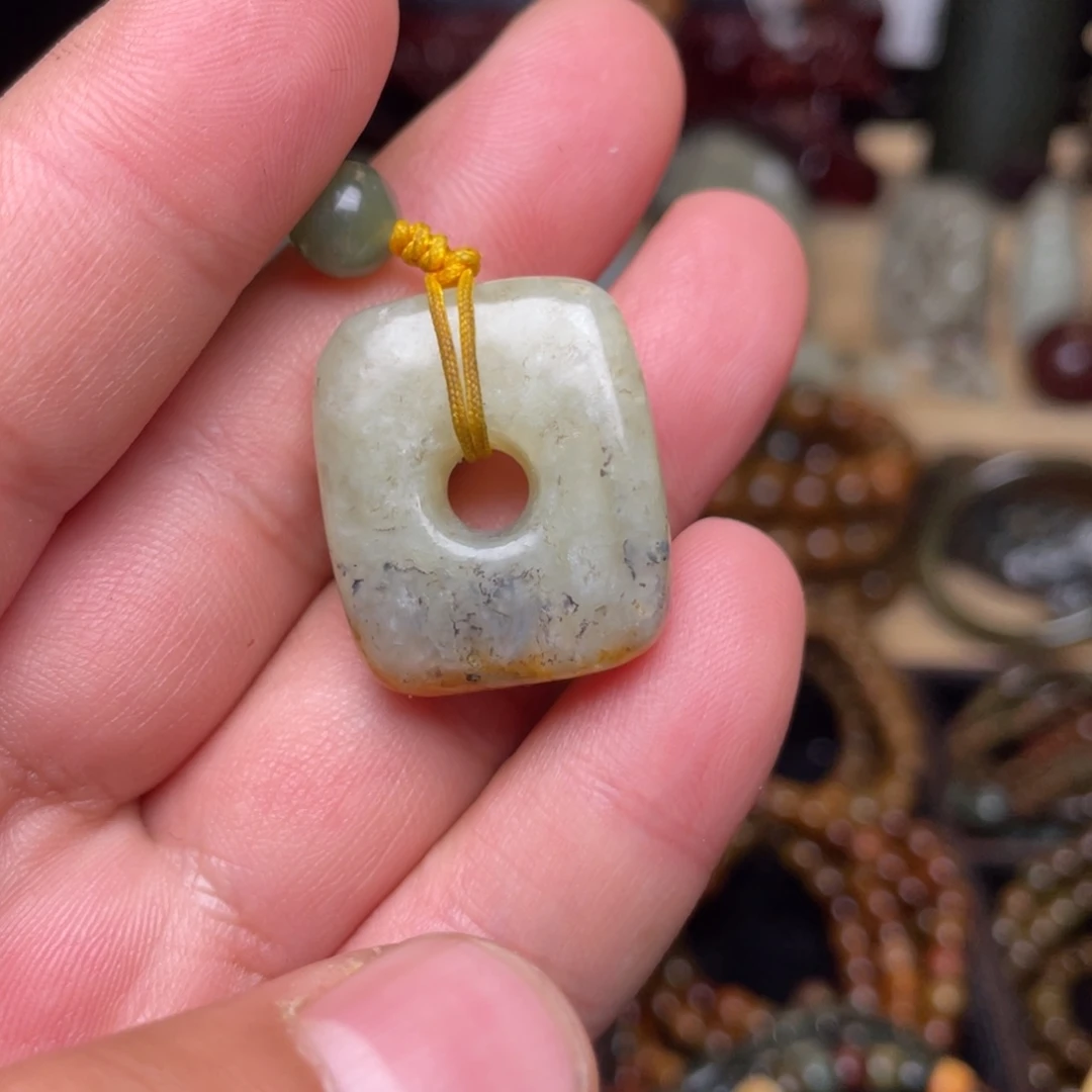 岫岩河磨玉（透闪石质玉）未镶嵌颈饰
