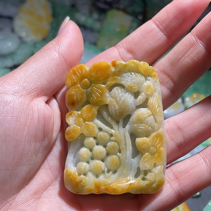 颈饰未镶嵌翡翠天