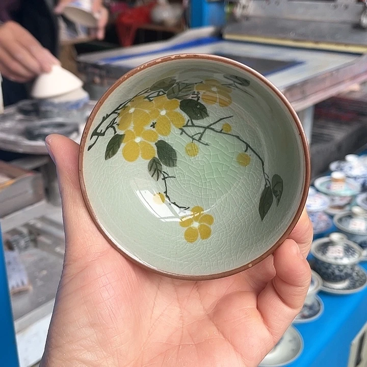青花釉下彩杯子哈