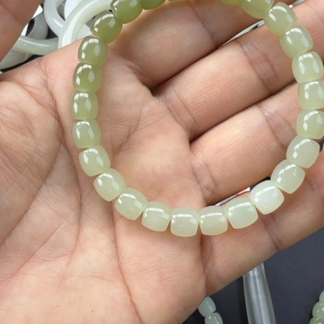 和田玉（糖玉）未镶嵌手镯