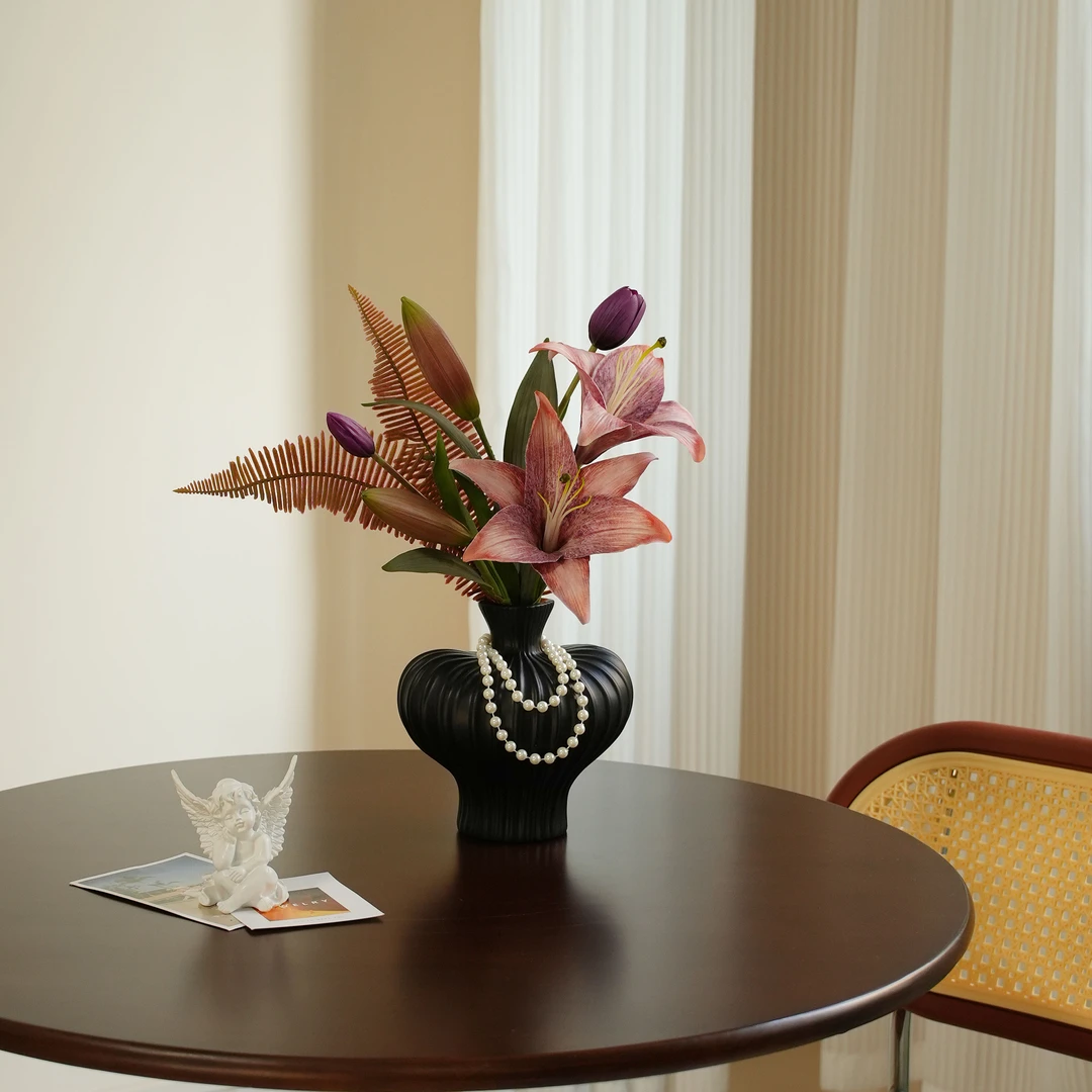 仿真花百合郁金香陶瓷瓶设计款锁骨花瓶仿真花假花装饰花陶瓷摆件