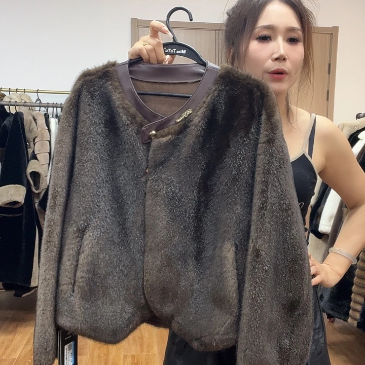 皮毛一体外套女短款