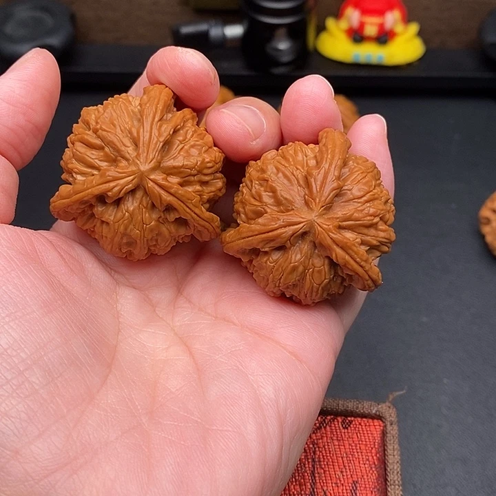 龙***店文玩核桃把件白奔