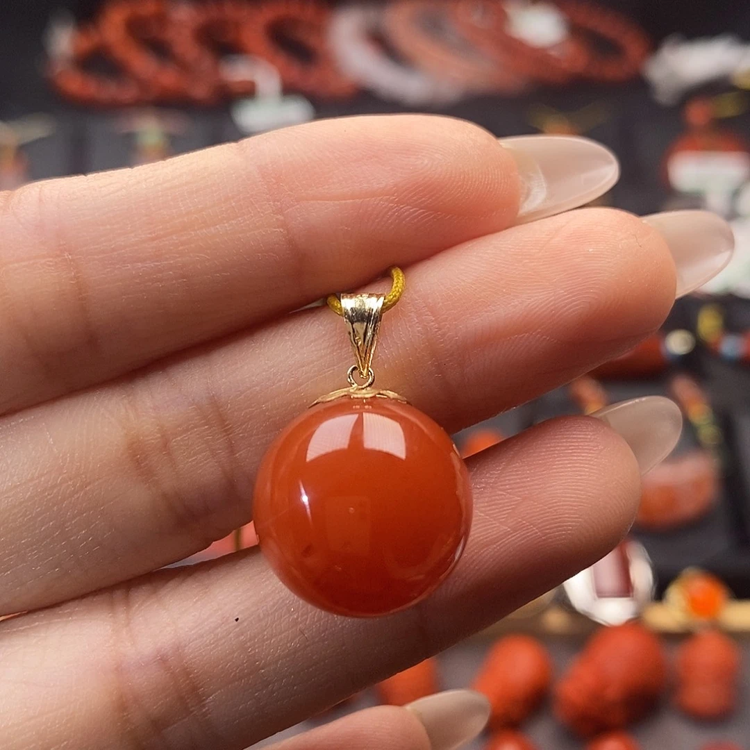 南红玛瑙18K金镶嵌四川凉山转运珠吊坠