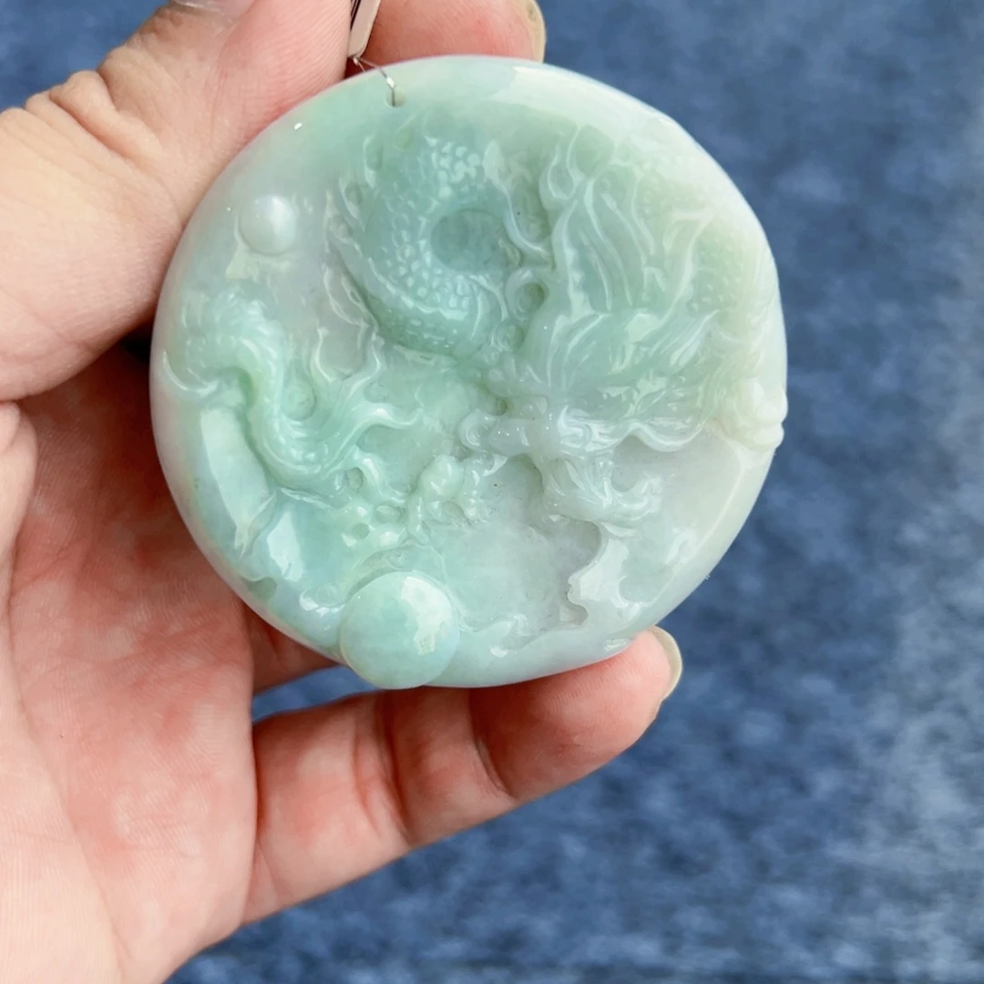 翡翠未镶嵌颈饰龙牌
