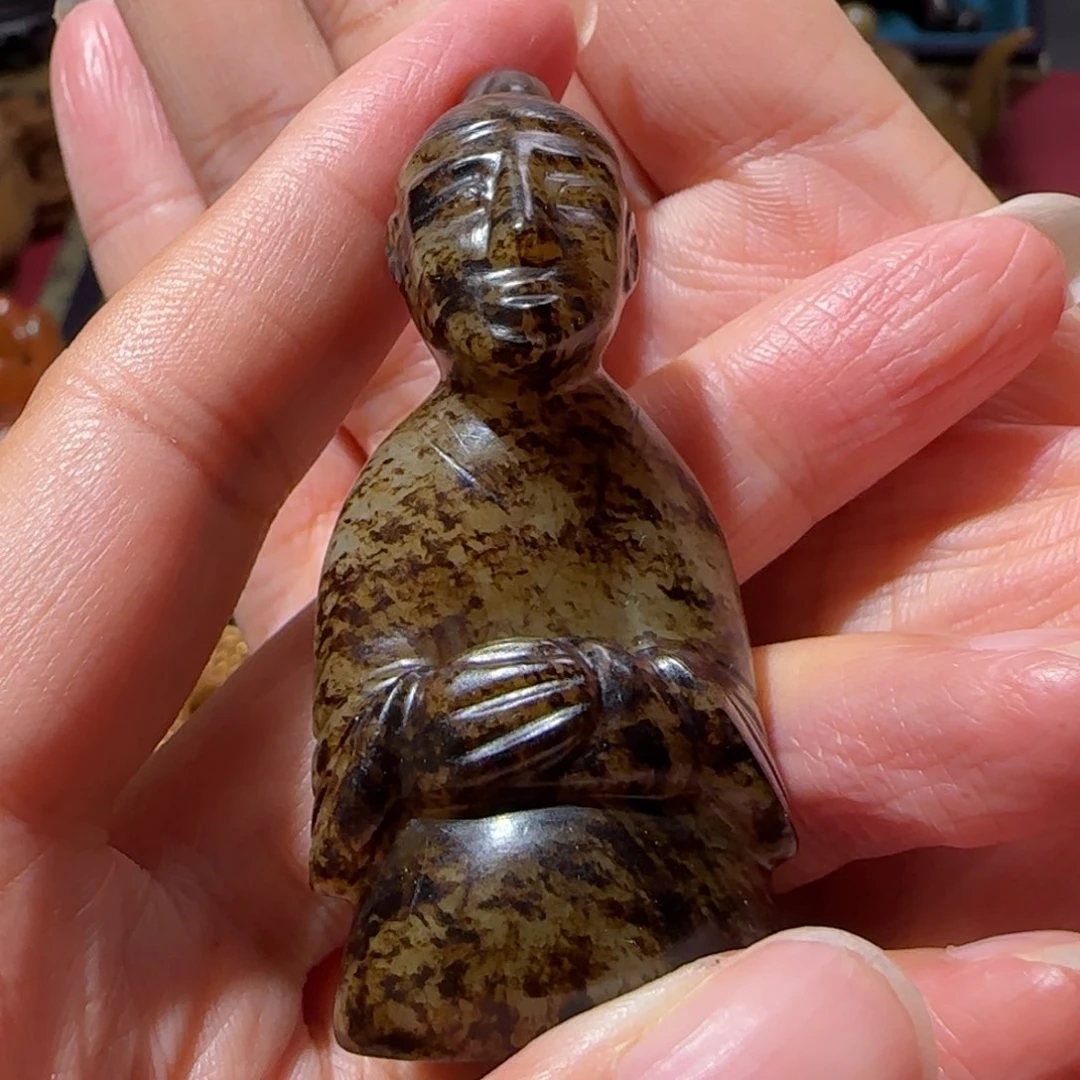 荣***威和田玉未镶嵌挂件