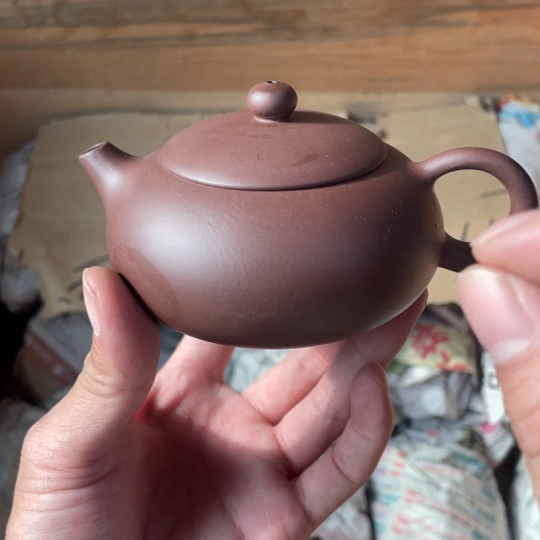茶壶紫砂老厂紫砂壶一件。