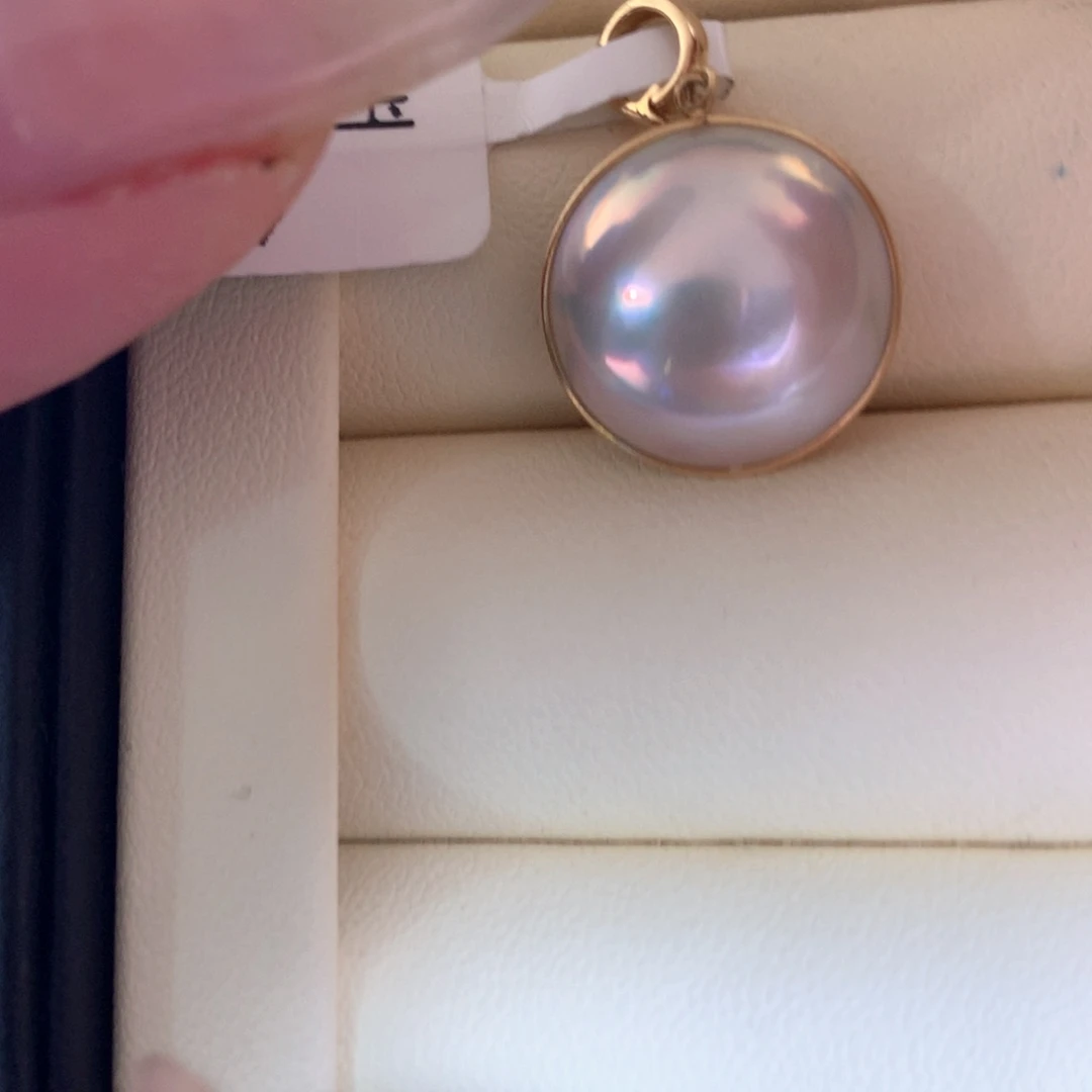 18K金镶嵌拼合珍珠（马贝珠）颈饰