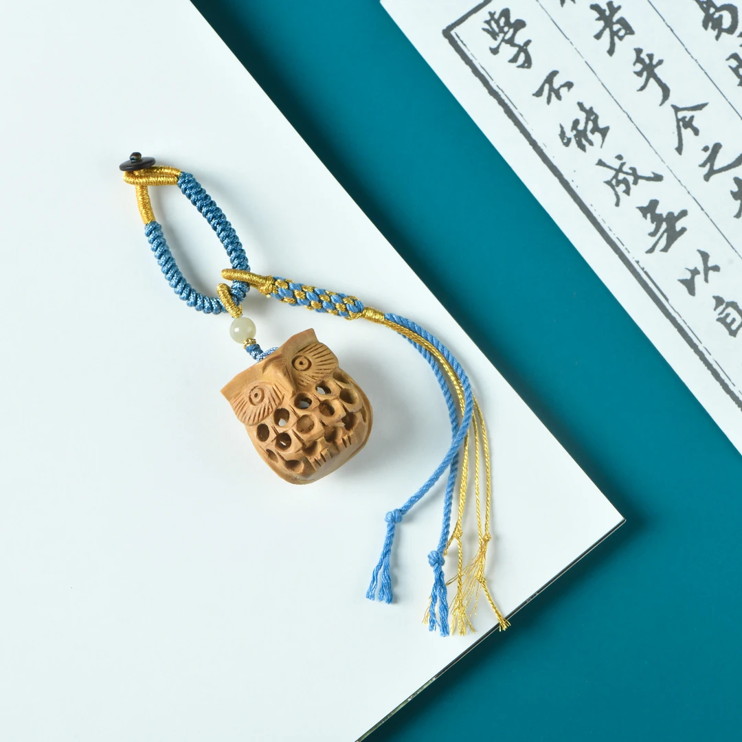 印度老山檀香三哥镂空工艺智慧之鸟猫头鹰挂饰新款