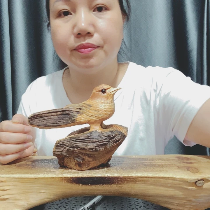 华*百年树的设计风格