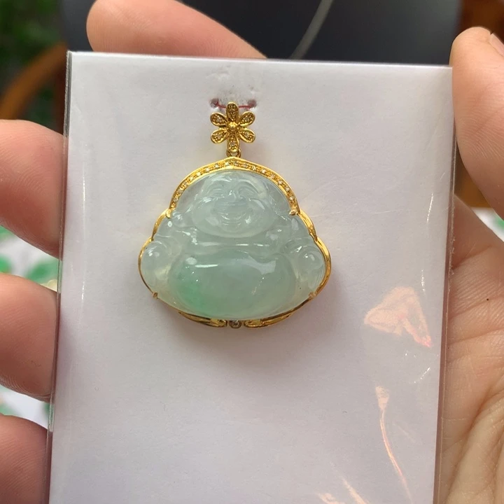 翡翠颈饰18K金镶嵌小**m翡翠翡翠吊坠