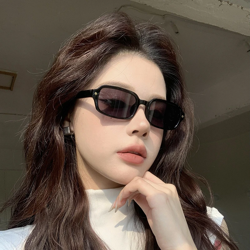 港风复古长方形黑框墨镜女时尚显脸小高级感气质防紫外线太阳镜潮