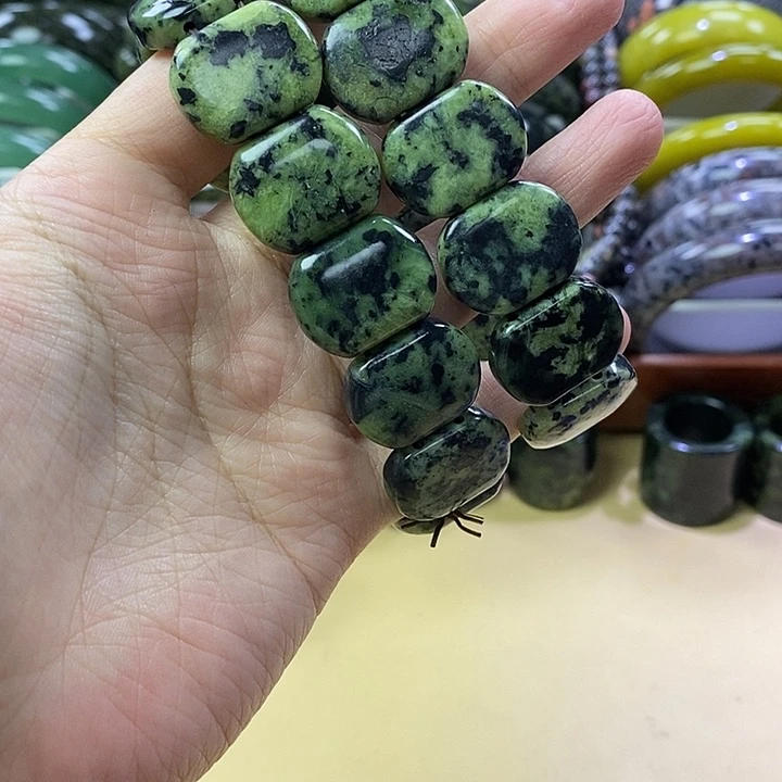 未镶嵌蛇纹石玉手牌