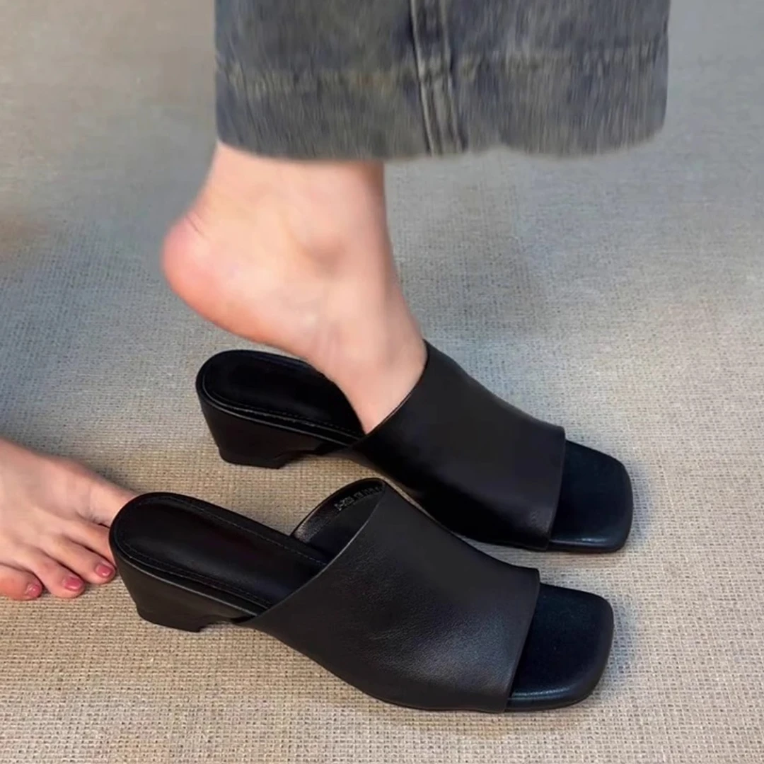 羊皮版~夏季新款法式复古软皮方头粗跟时尚简约一脚蹬露趾凉拖鞋