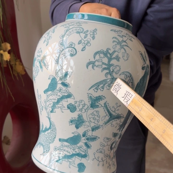 微瑕青花瓷器值得购买底部干裂