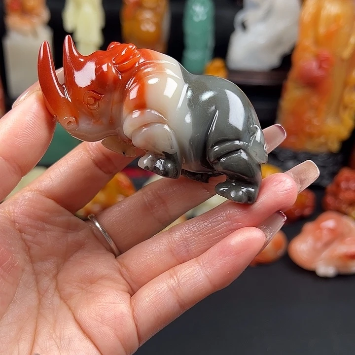 寿山石五彩高山石摆件