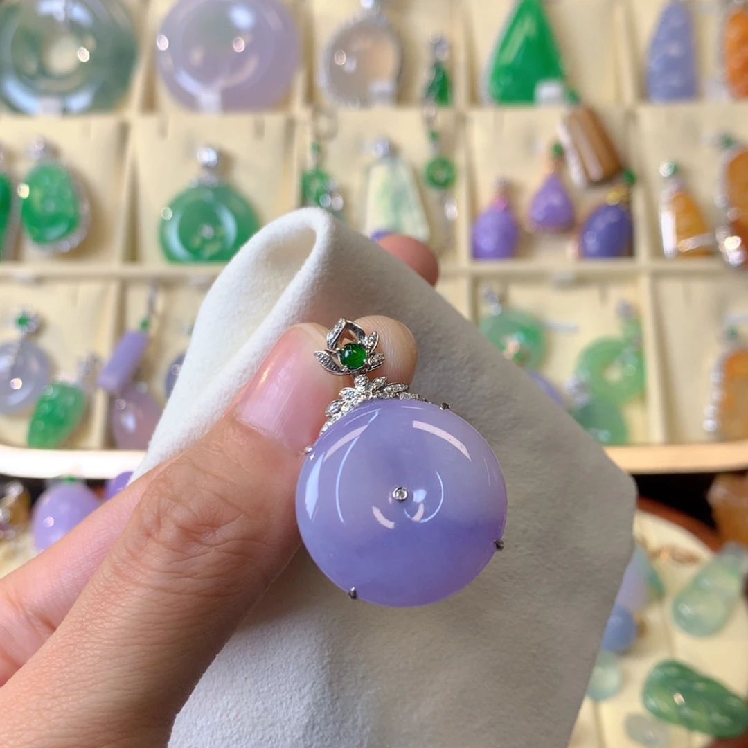 翡翠颈饰18K金镶嵌吊坠