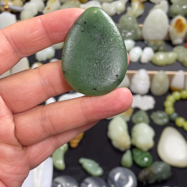 和田玉（碧玉）未镶嵌颈饰