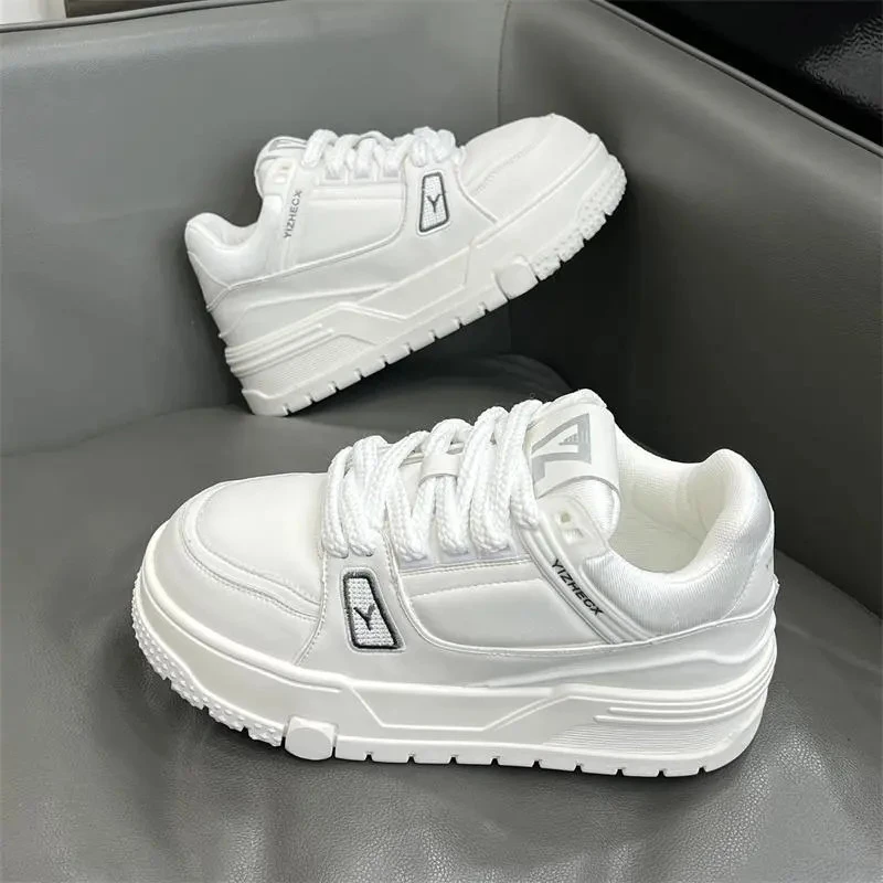 男鞋2025春季新款面包鞋低帮透气小白鞋百搭厚底增高运动休闲板鞋
